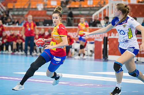 Nerea Pena jugadora balonmano.