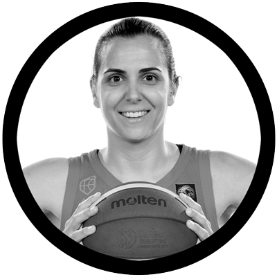 Andrea Vilaro, Jugadora profesional de baloncesto formada en el Club Bàsquet Universitari de Barcelona y en el Segle XXI. 