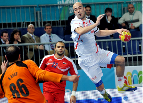 Albert Rocas, jugando balonmano.