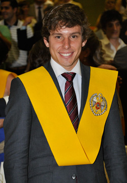 Juan Fernández, licenciado en Medicina.